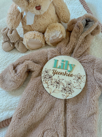 Round Birth Announcement Sign - Floral Lily Theme